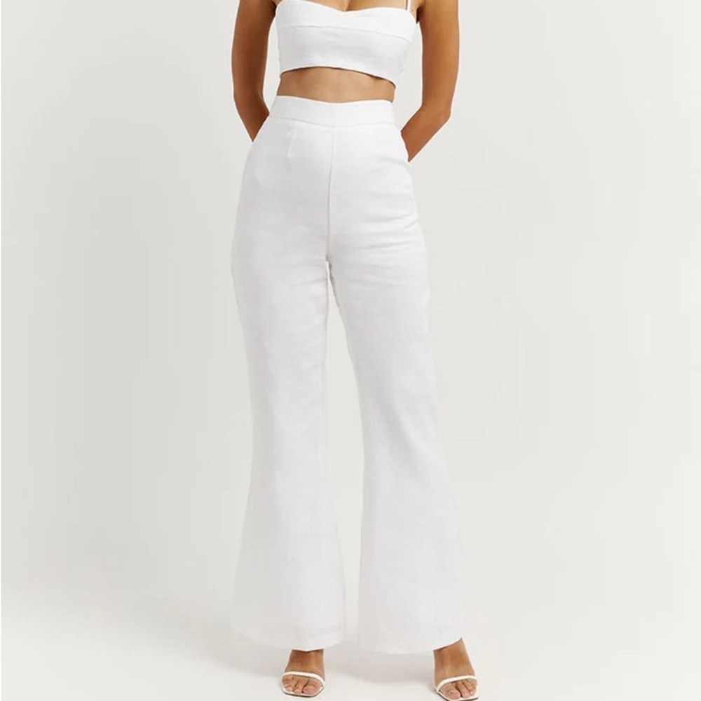 DISSH AISLE WHITE LINEN FLARE PANT